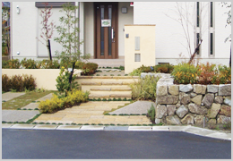 花壇スペースの植栽